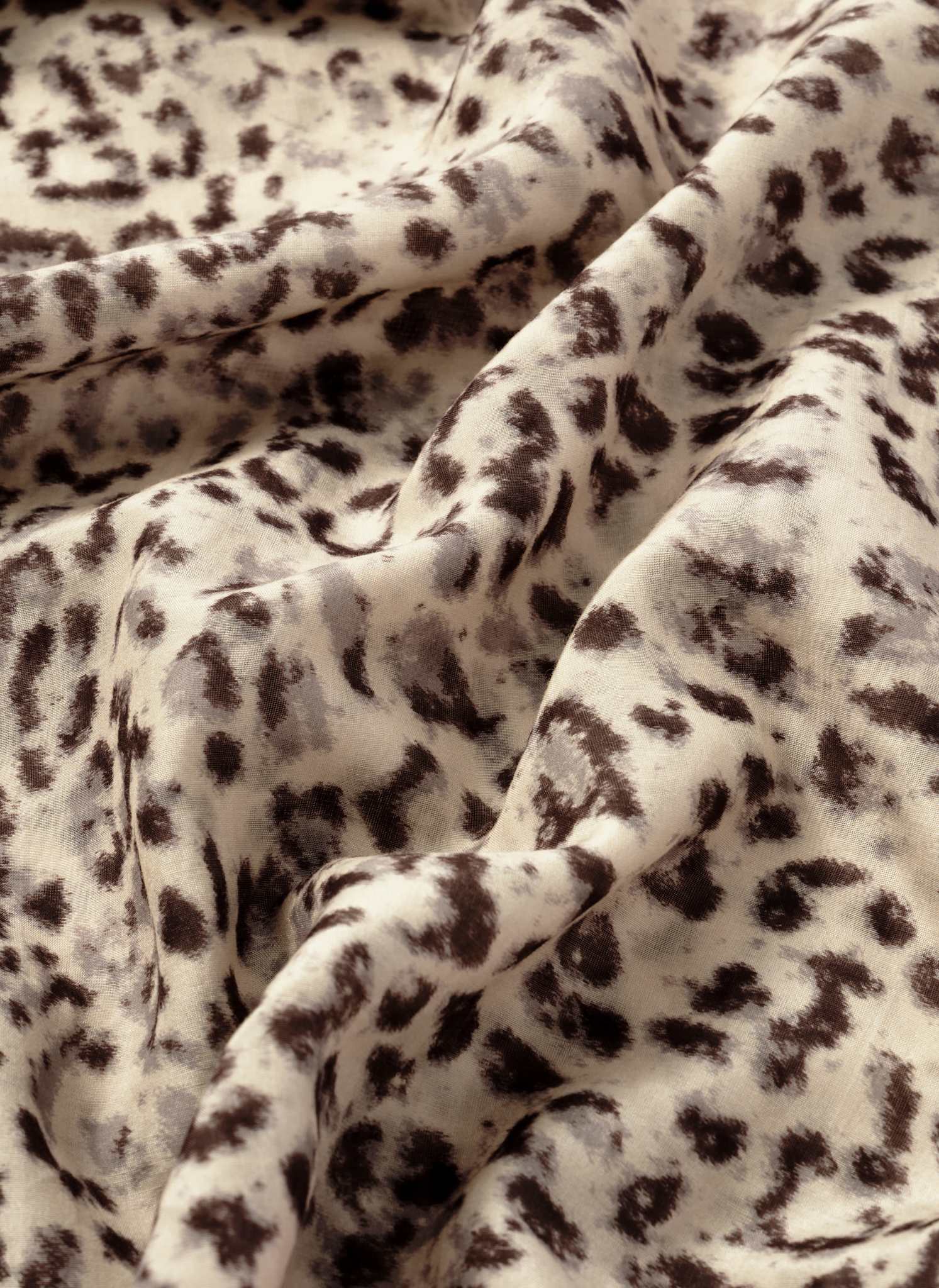Allison Leopard Print Neck Scarf