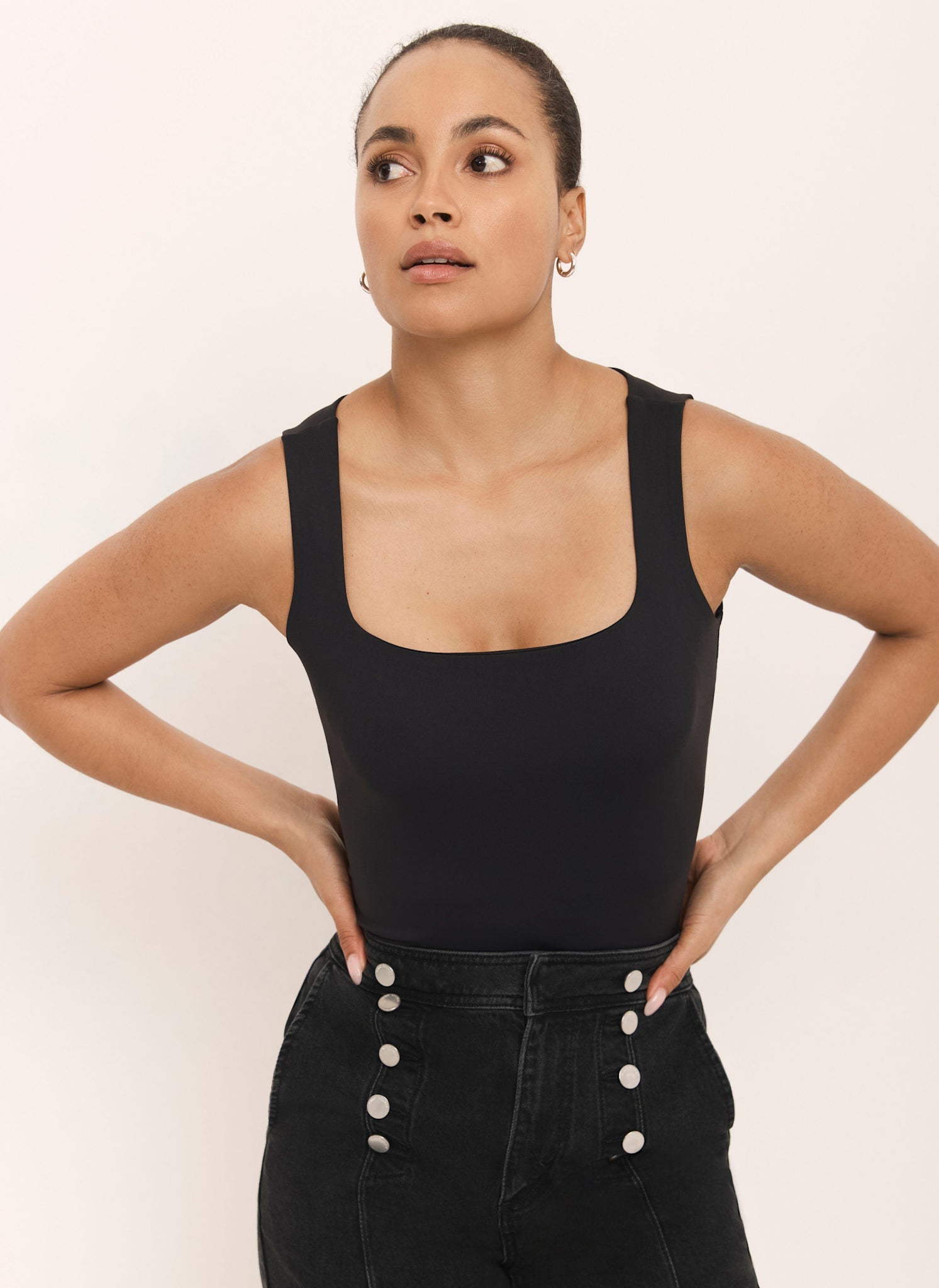 Black Layering Scoop Neck Vest