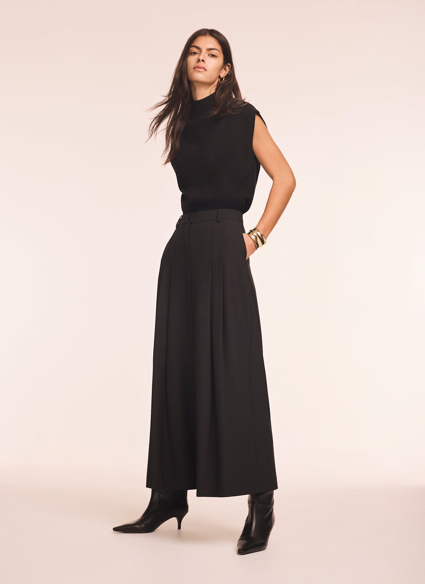 Black Pleat Detail Crop Wide Trousers