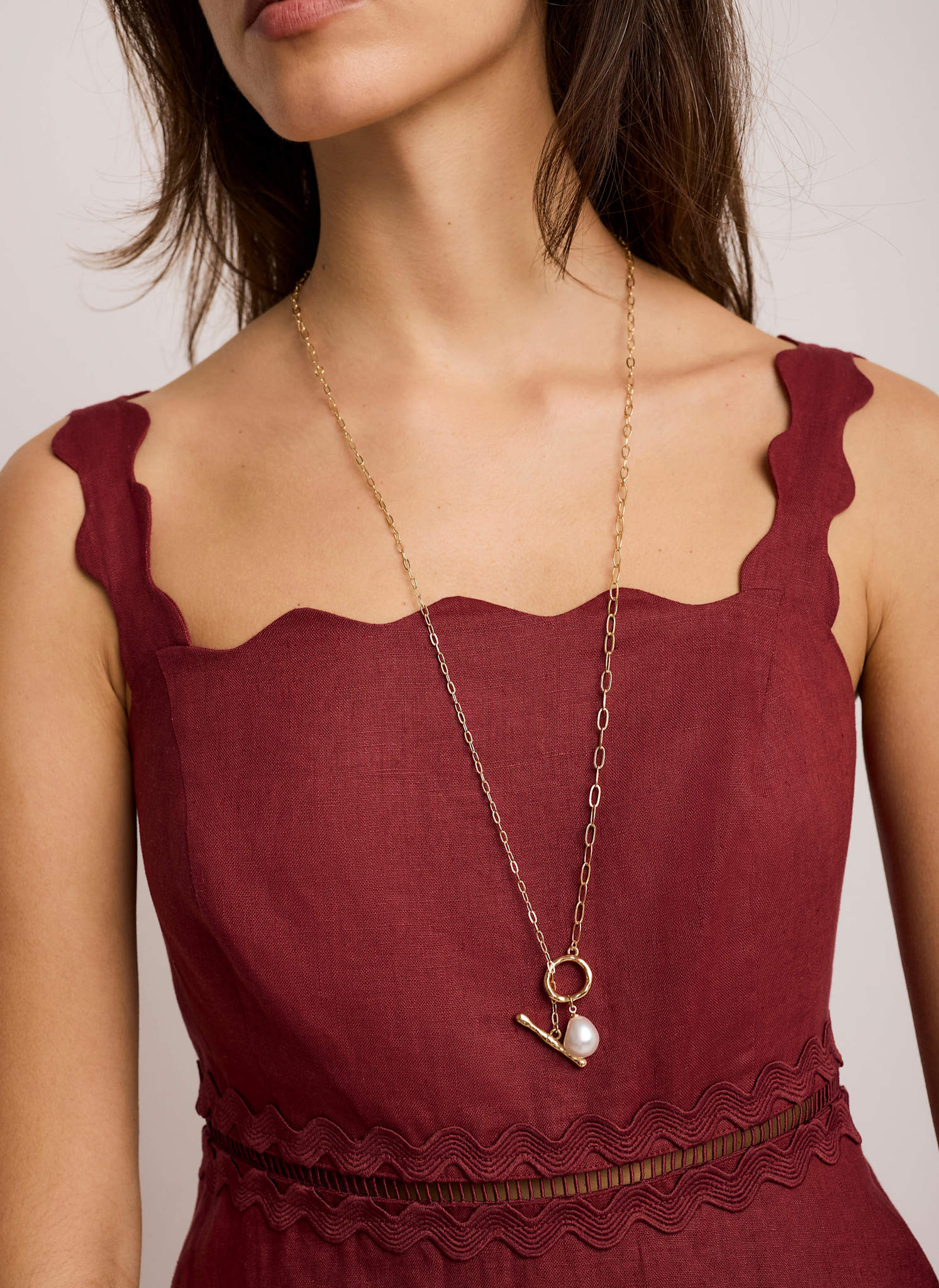 Gold Tone Pearl Lariat Style Necklace