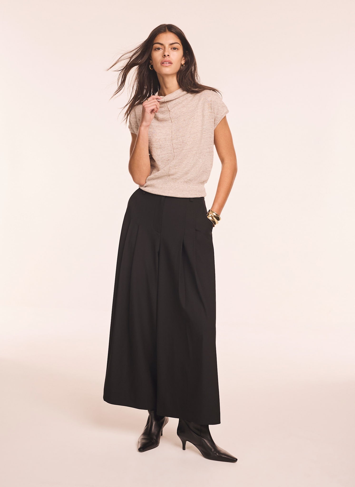 Neutral Linen Blend Sleeveless Knit Top