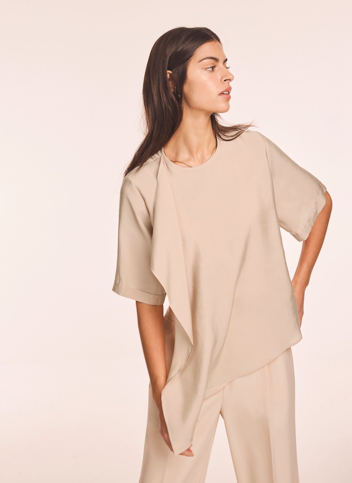 Neutral Asymmetric Detail Top