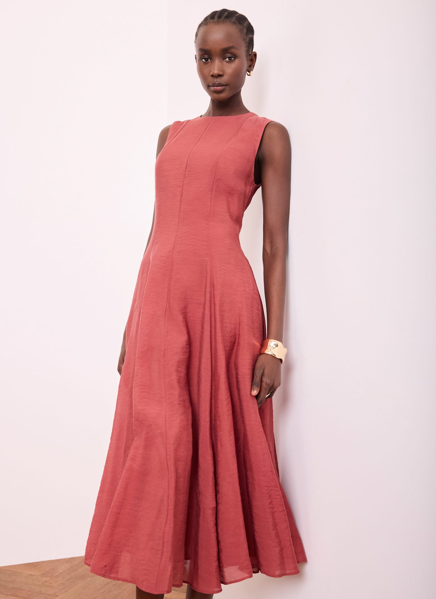 Red Sleeveless Midi Dress