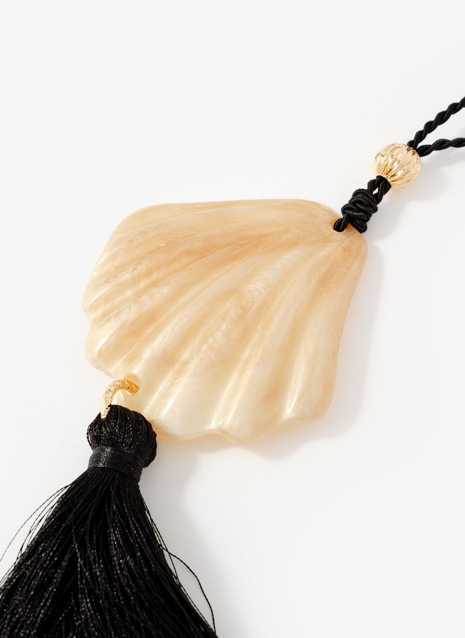 Shell Resin Tassel Pendant Necklace