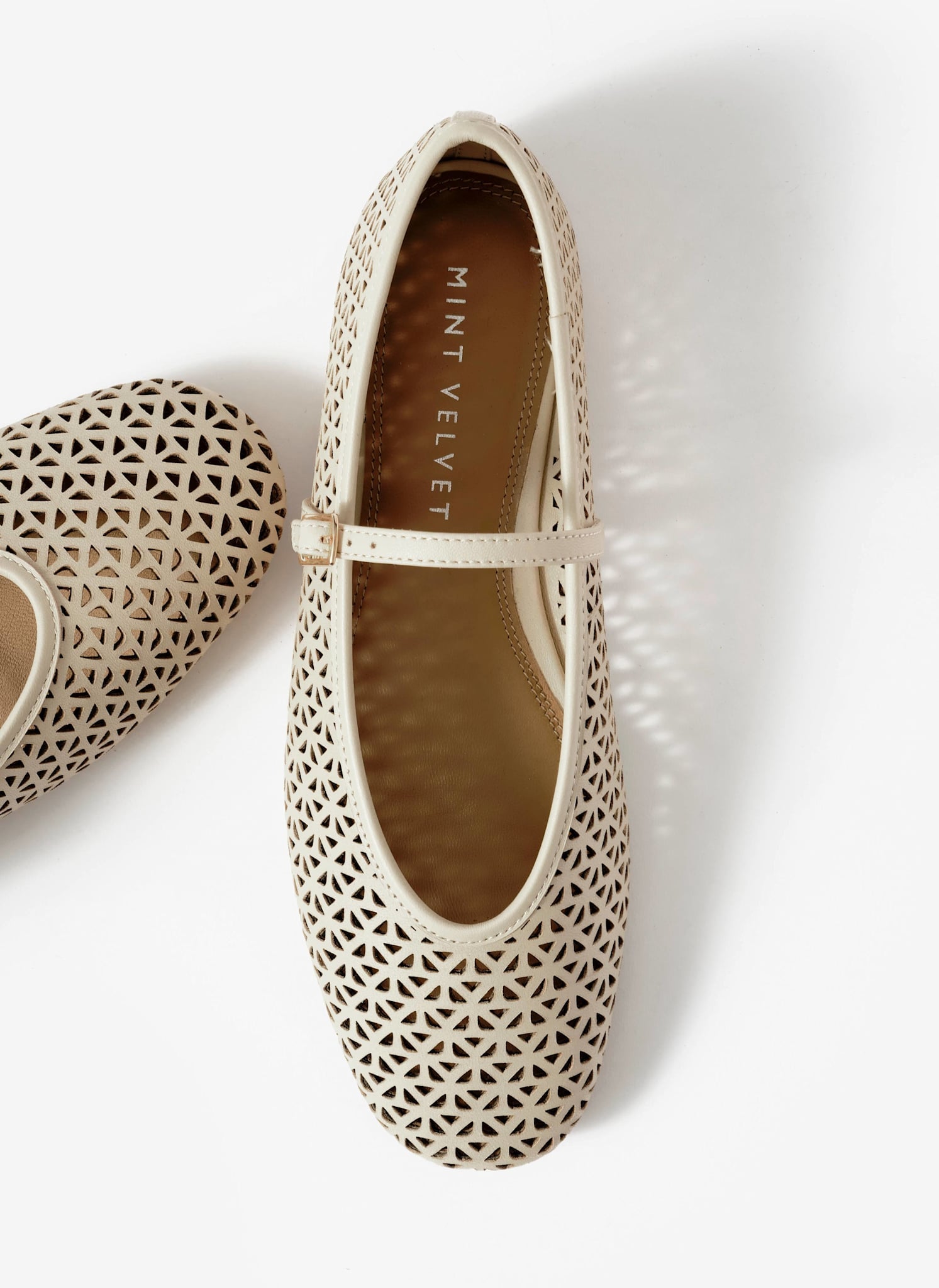 Tabi Cream Leather Ballet Flats