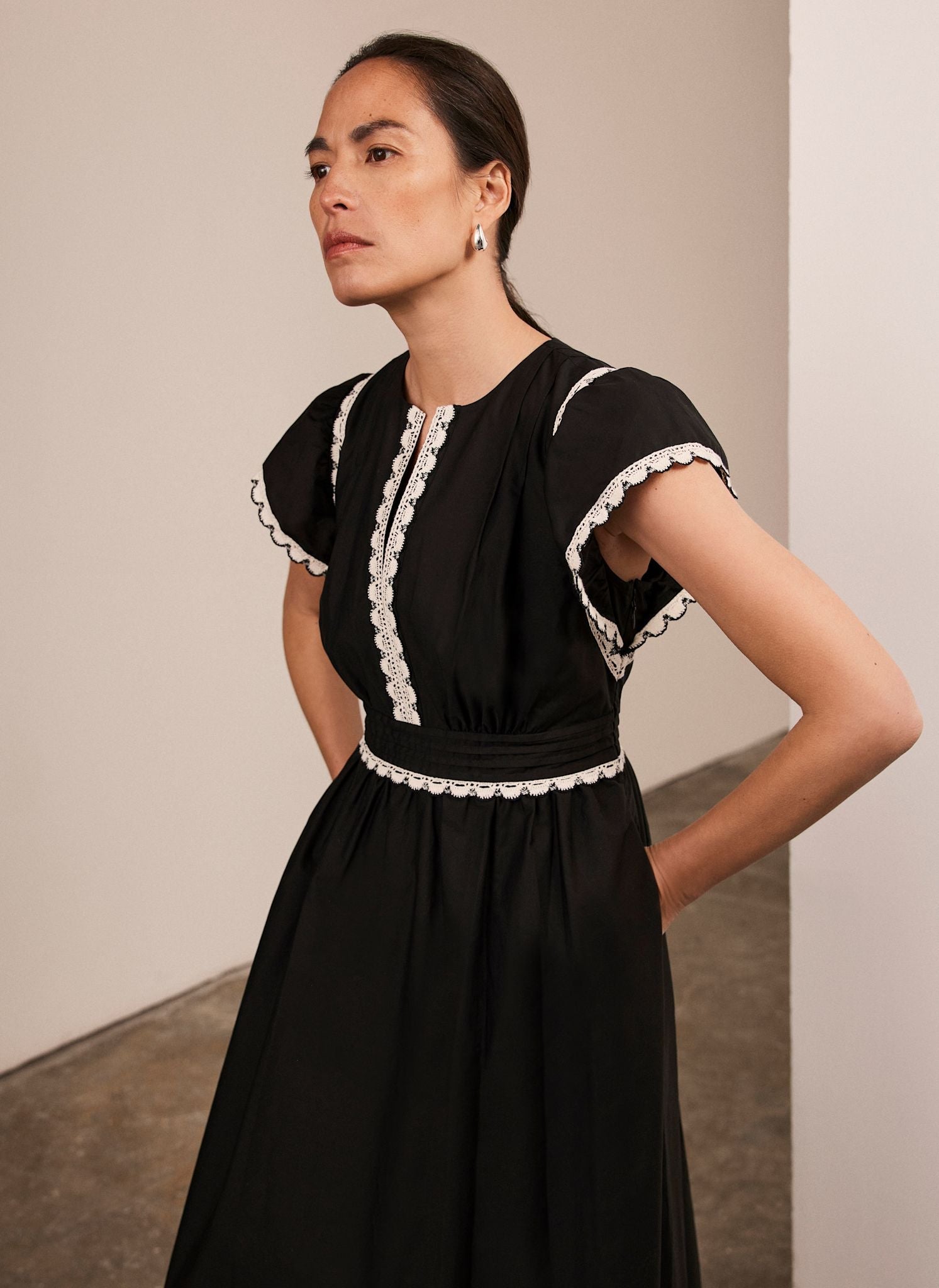 Black Cotton Scallop Trim Midi Dress