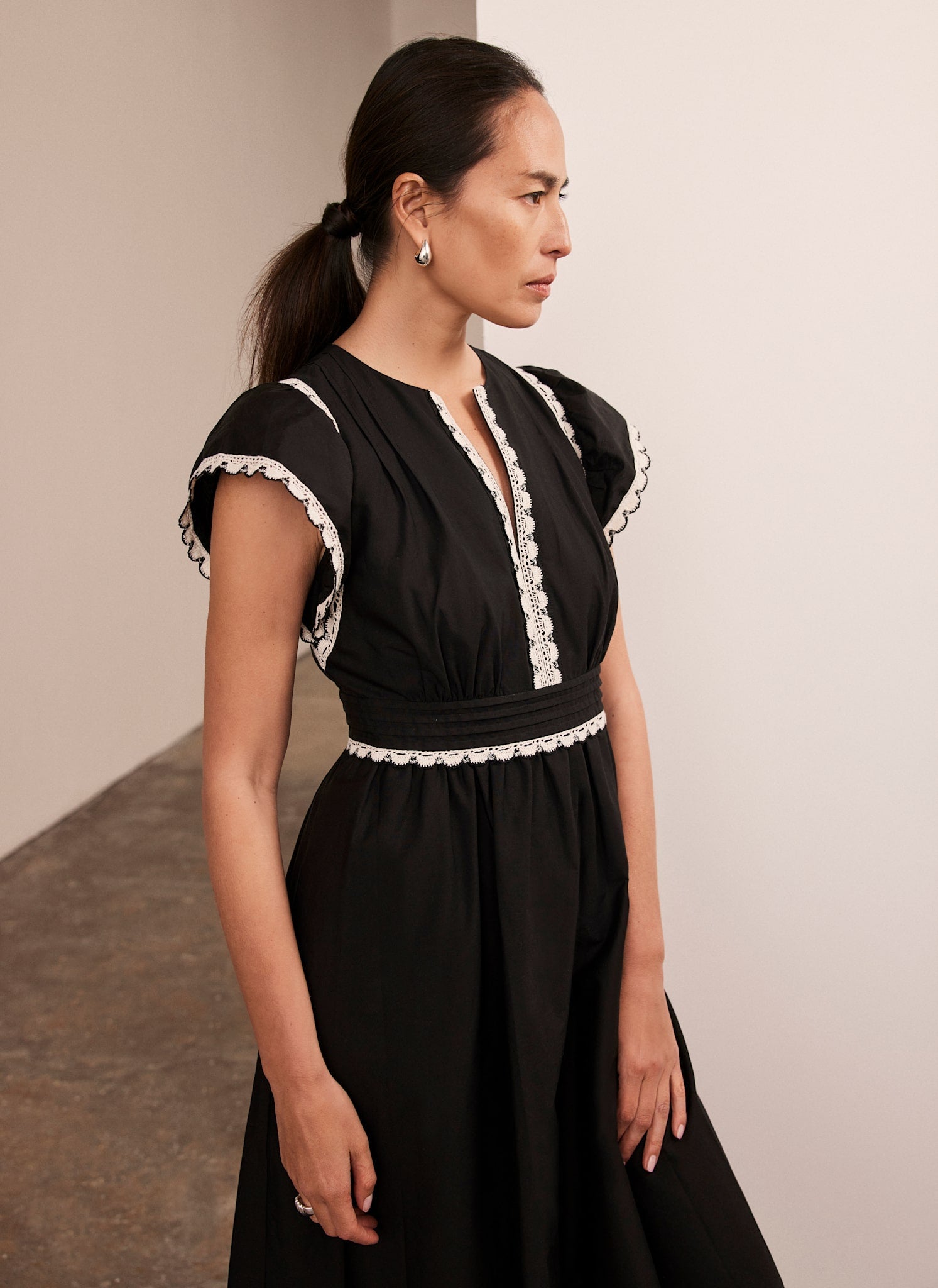 Black Cotton Scallop Trim Midi Dress