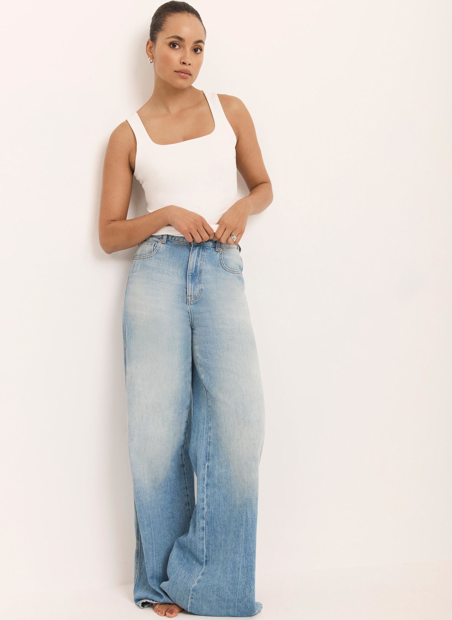 White Layering Scoop Neck Vest